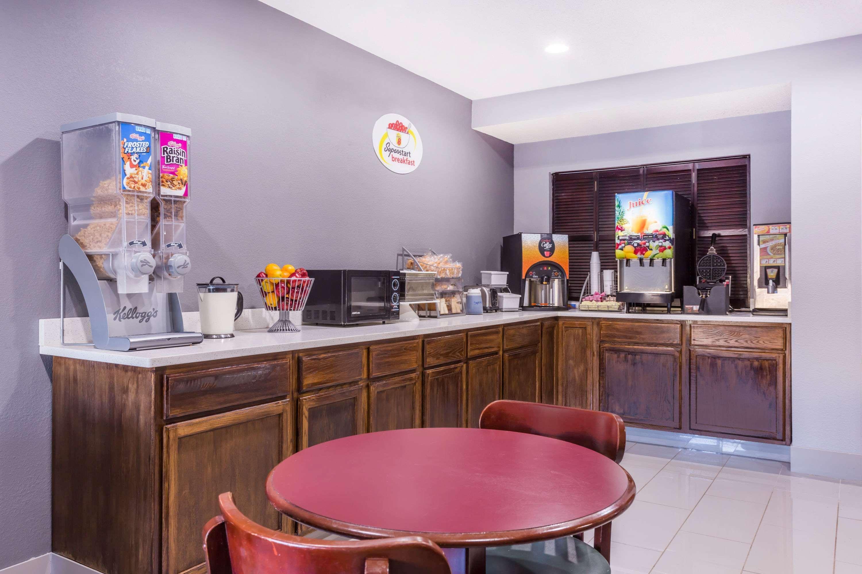Super 8 By Wyndham Greer/Spartanburg Area Екстер'єр фото