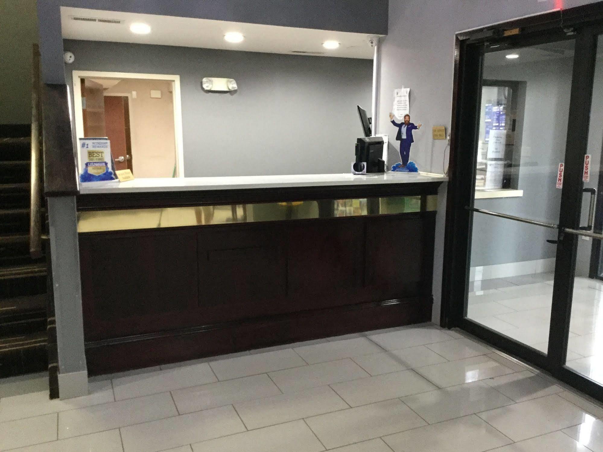 Super 8 By Wyndham Greer/Spartanburg Area Екстер'єр фото